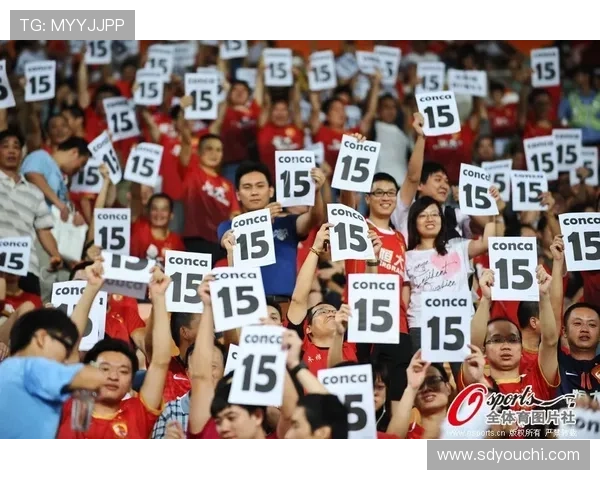 巴萨球迷打出带有纳粹色彩横幅，副主席：永远不能再发生此事